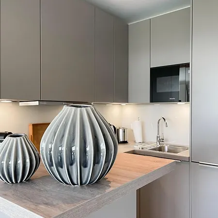 Aquarium Apartment *
